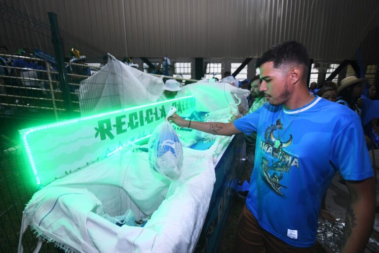 Parintins 2023: Galera do Caprichoso vira placar e lidera disputa de reciclagem no Bumbódromo