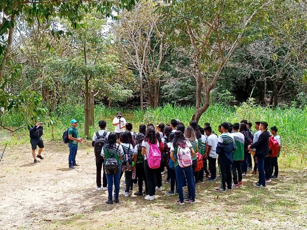>Atividade em Campo –Foto:Arquivo Pessoal do Professor