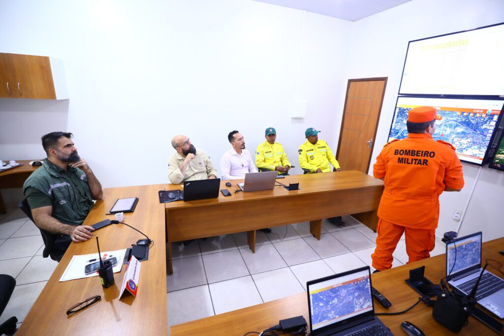 Governo do Amazonas recebe 23 brigadistas do Ibama para reforçar combate às queimadas na Região Metropolitana 1 04 Prevfogo Sema e Corpo de Bombeiros alinharam estrategias de combate para Regiao Metropolitana Arthur Castro Secom