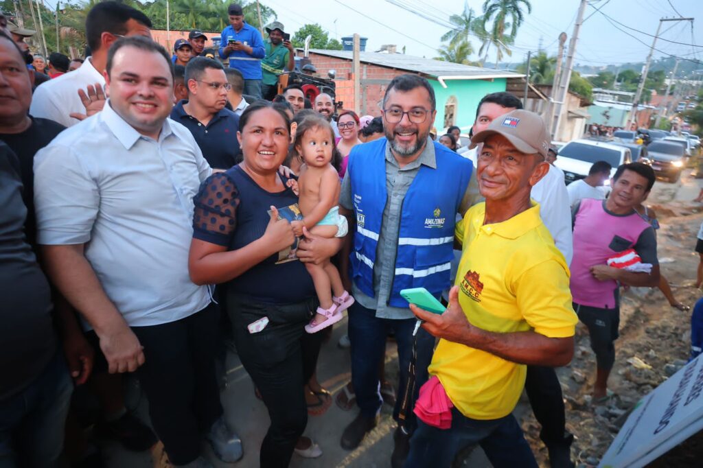 Asfalta Amazonas Governador Wilson Lima vistoria inicio de obras de recuperacao viaria na comunidade Coliseu I na zona leste de Manaus Foto Diego Peres e Alex Pazuello Secom 5