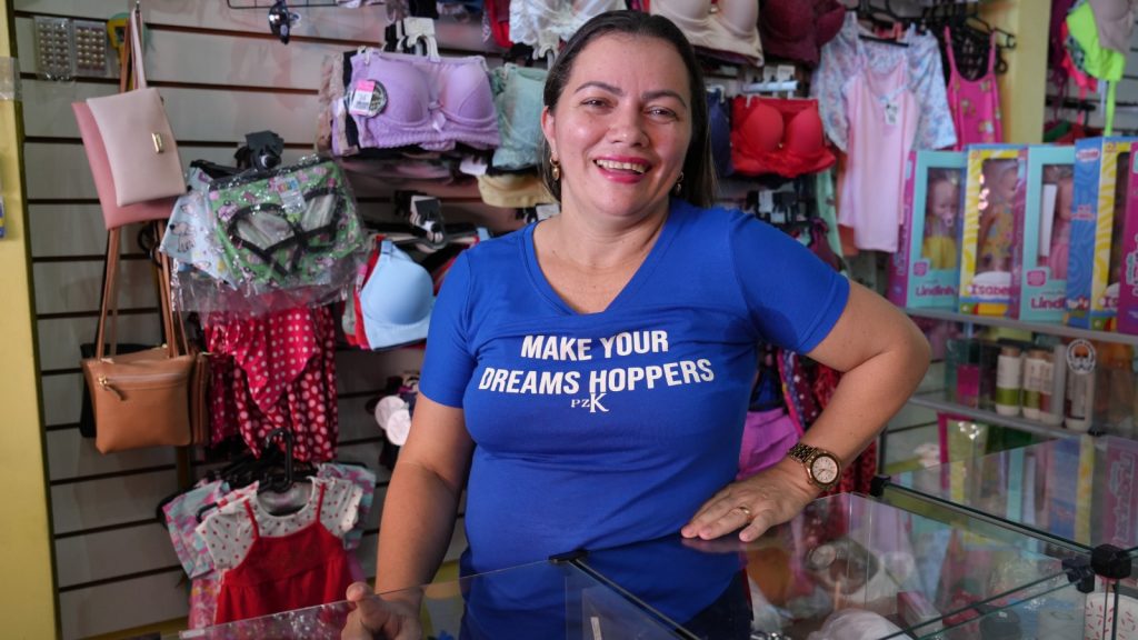 Dia Internacional da Mulher: Empreendedoras amazonenses estão cada vez mais no comando do próprio negócio 2 Nelcivania Almada cliente Afeam ZECA LEAL 1