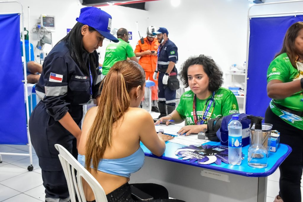 Festival de Parintins 2025: SES-AM registra mais de 3,1 mil atendimentos de saúde no segundo dia de apresentações no Bumbódromo 3 89ff57bd a860 4c8b a8b0 9f5c747f641d 2