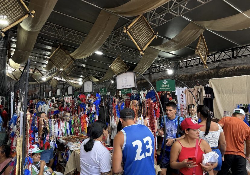 Festival de Parintins 2025: Cachaça indígena conquista visitantes na 5ª Feira de Artesanato da Fepiam 4 Artesanato indi769 gena Fepiam 03