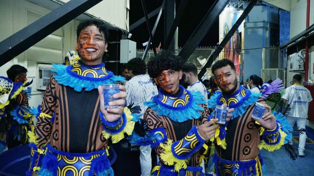 Parintins 2025: ‘Água nas Torcidas’ da Cosama distribui cerca de 600 mil copos envasados durante o festival 3 Cosama Balanco Agua nas Torcidas Fotos Alex Maia Francy Silva 7