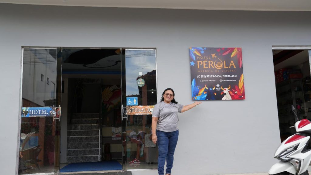 Festival de Parintins 2025: Créditos da Afeam impulsionam empreendedoras dos setores de alimentação e hotelaria 3 Lucia Pontes Proprietaria do Hotel Perola 1