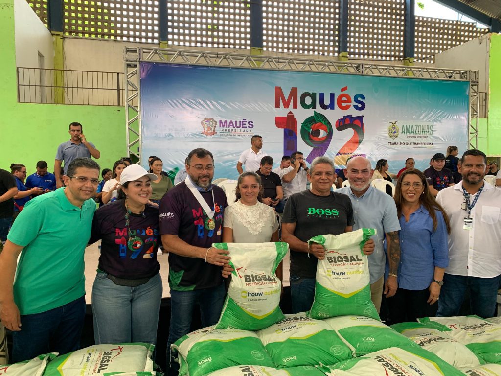 Governo do Amazonas entrega três toneladas de sal mineral para pecuaristas de Maués 3 Sepror Maues Insumo foto Divulgacao1