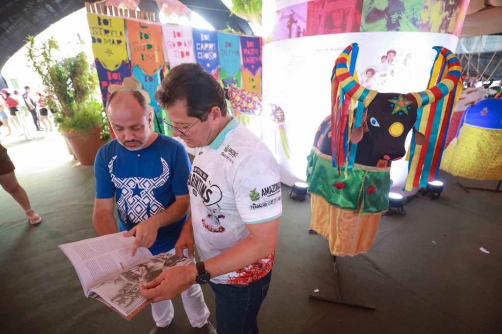 Festival de Parintins 2025: Com apoio do Governo do Amazonas, Almanaque do Festival é lançado na Ilha Tupinambarana 4 WhatsApp Image 2025 06 26 at 11.57.03