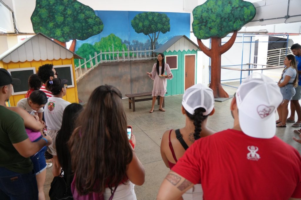Festival de Parintins 2025: Visita guiada ao Bumbódromo bate recorde de público e reforça alta da cultura e turismo em Parintins 7 WhatsApp Image 2025 06 30 at 10.09.55 1 1