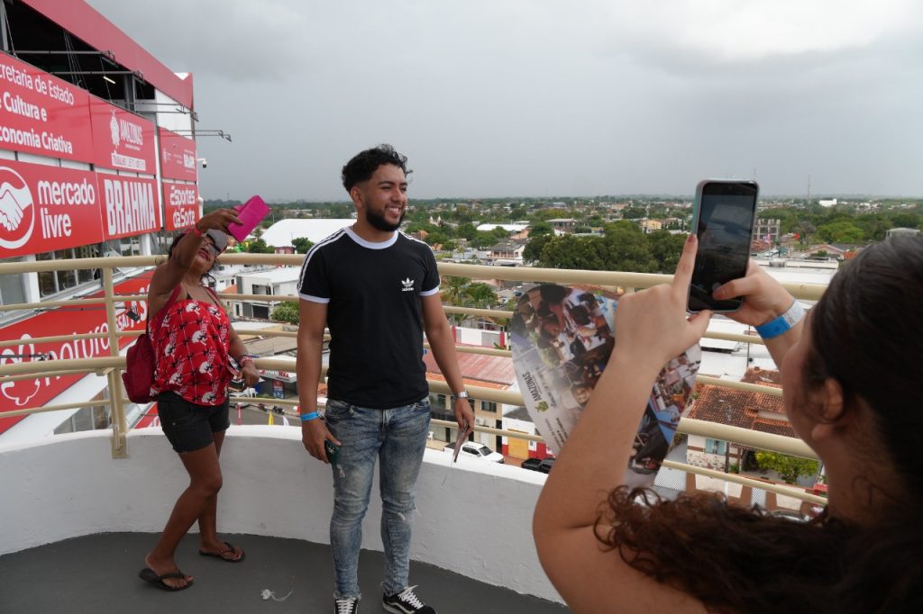 Festival de Parintins 2025: Visita guiada ao Bumbódromo bate recorde de público e reforça alta da cultura e turismo em Parintins 5 WhatsApp Image 2025 06 30 at 10.10.15
