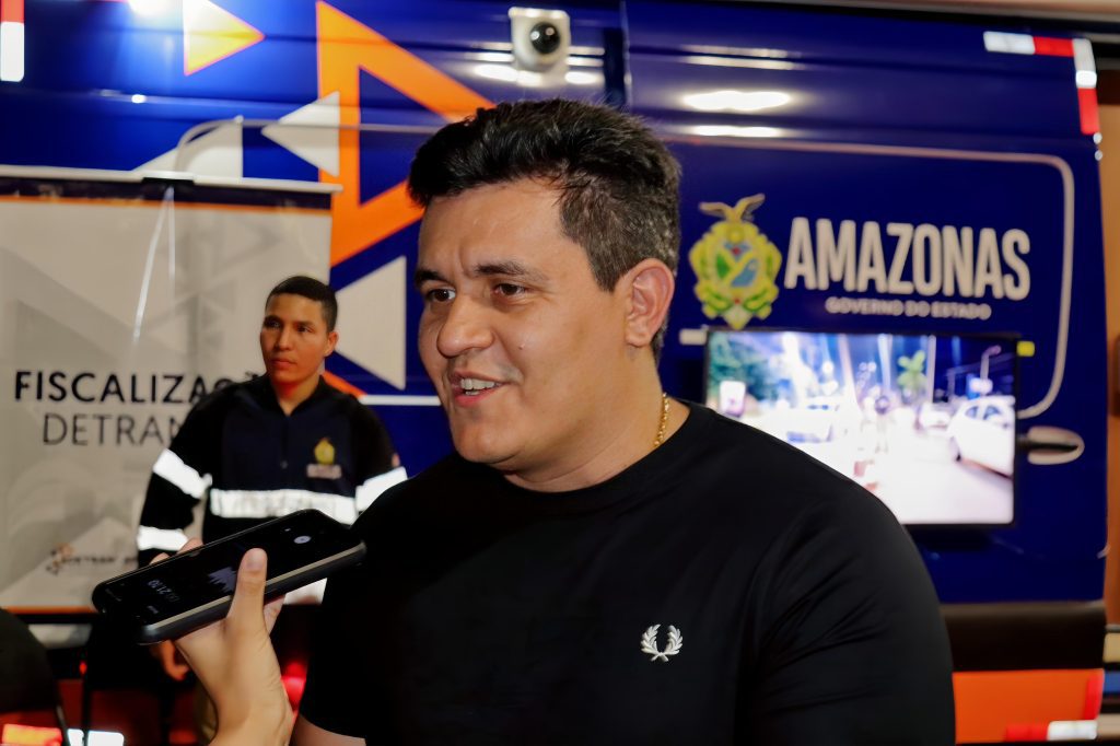 Detran-AM realiza ação educativa na Ponta Negra para conscientizar sobre os riscos no trânsito 4 Detran-AM realiza ação educativa na Ponta Negra para conscientizar sobre os riscos no trânsito