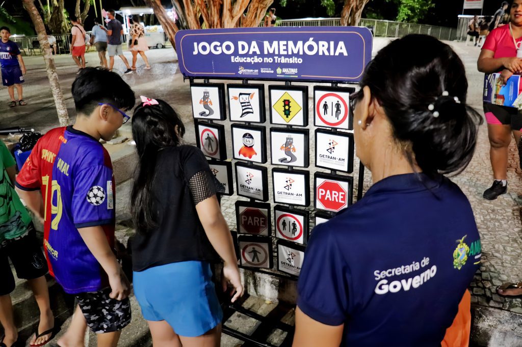 Detran-AM realiza ação educativa na Ponta Negra para conscientizar sobre os riscos no trânsito 3 Detran-AM realiza ação educativa na Ponta Negra para conscientizar sobre os riscos no trânsito
