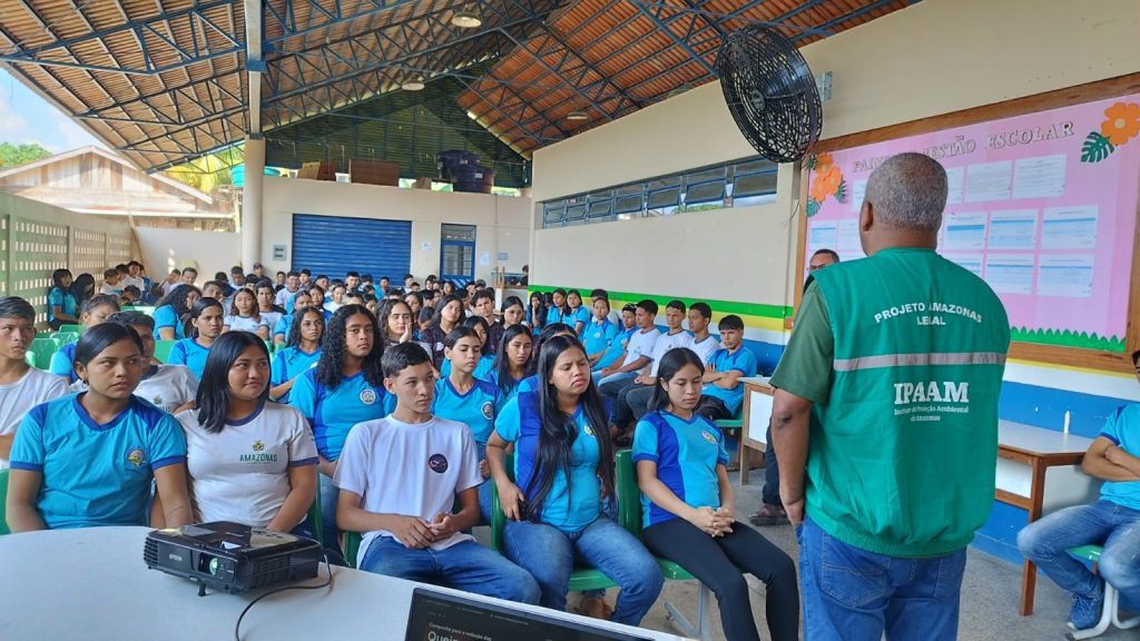 Ipaam leva série de palestras sobre prevenção às queimadas e desmatamento para escolas de Silves 4 Ipaam leva série de palestras sobre prevenção às queimadas e desmatamento para escolas de Silves