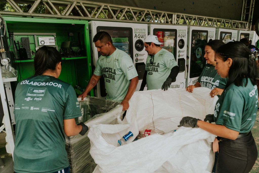 Festival de Parintins 2025: ‘Recicla, Galera’ supera meta e destina mais de 10 toneladas de resíduos à reciclagem 10 Festival de Parintins 2025: ‘Recicla, Galera’ supera meta e destina mais de 10 toneladas de resíduos à reciclagem