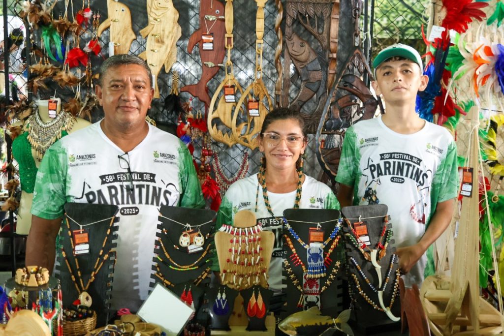 Programa do Artesanato Amazonense tem faturamento recorde de R$ 3,3 milhões em junho 5 Programa do Artesanato Amazonense tem faturamento recorde de R$ 3,3 milhões em junho