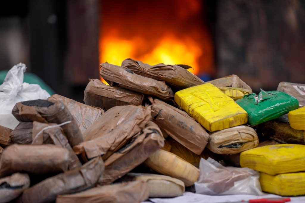 Governo do Amazonas inicia incineração de 40 toneladas de drogas apreendidas 3 Governo do Amazonas inicia incineração de 40 toneladas de drogas apreendidas