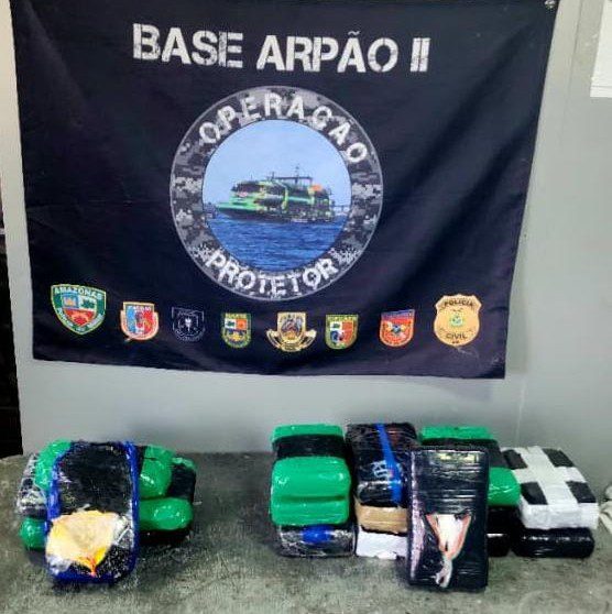 Base Arpão 2: PMAM apreende 18 tabletes de drogas avaliados em mais de R$ 1 milhão
