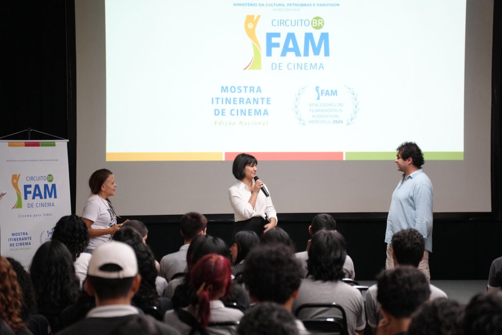 Circuito FAM de Cinema tem sessões acessíveis e público cheio no Palacete Provincial