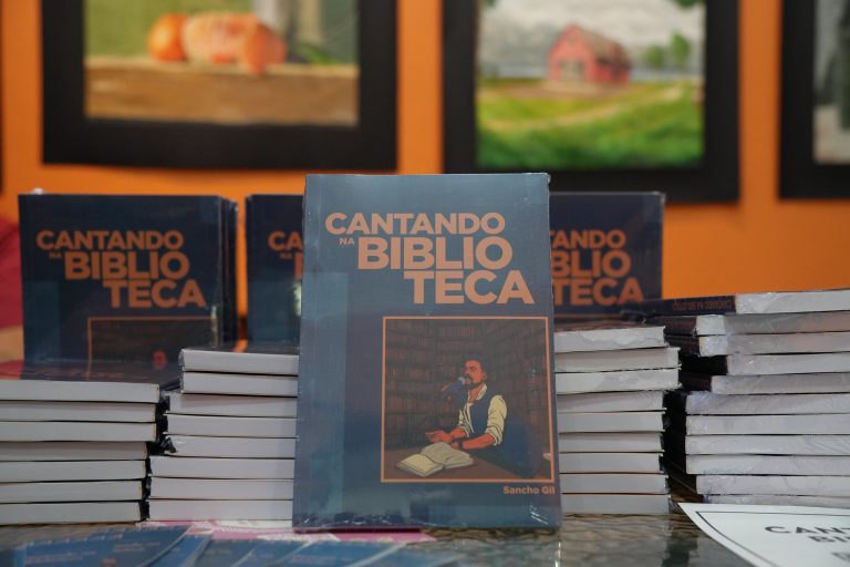 Evento na Casa das Artes une literatura e mistério em lançamento do livro ‘Cantando na Biblioteca’