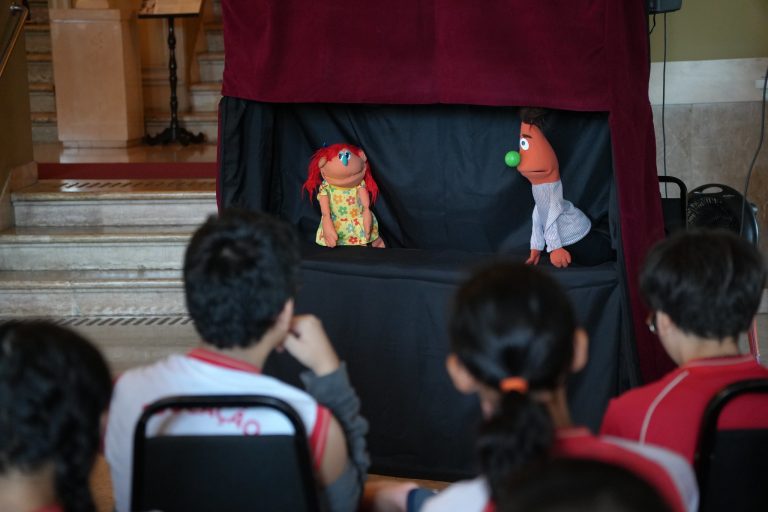 Teatro celebra o Dia Nacional da Poesia com mais uma edição do ‘Sarau no Hall’