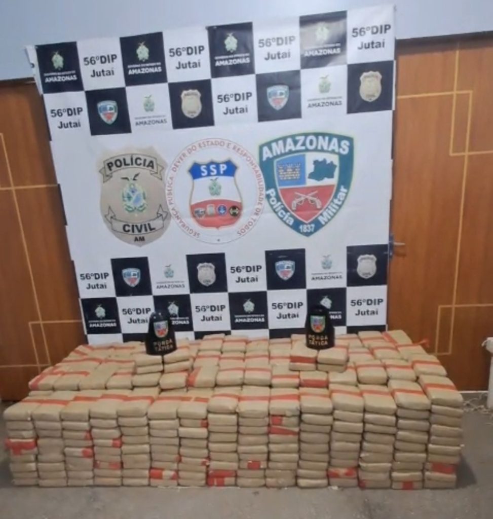 Operação Impacto: Policiais apreendem 680 quilos de drogas em sacos de fibra