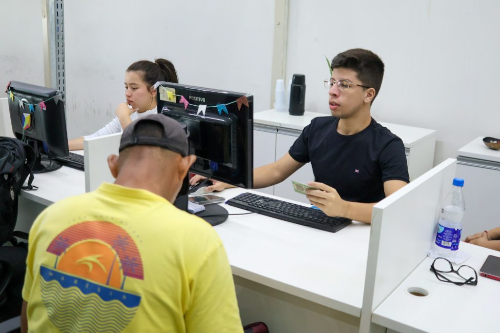 Sine Amazonas divulga 166 vagas de emprego para esta quarta-feira