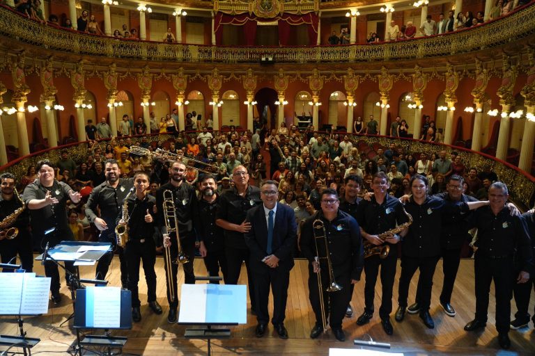 Amazonas Band celebra a música brasileira no concerto ‘Brasilidades’ sob nova regência