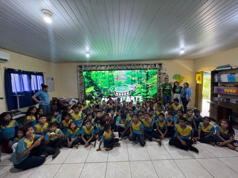Projeto AmbientArte leva cinema itinerante e ações ambientais a Parintins e impacta mais de 700 pessoas