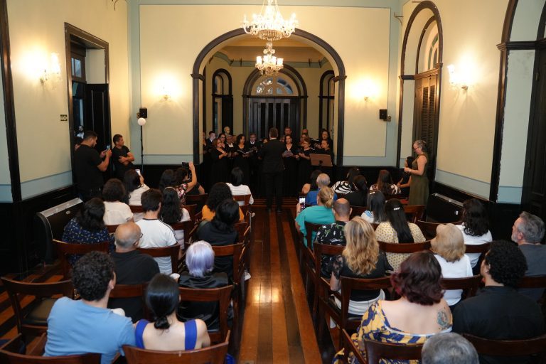 Coral do Amazonas encanta o público com o concerto ‘Joias do Barroco’ no Palácio Rio Negro
