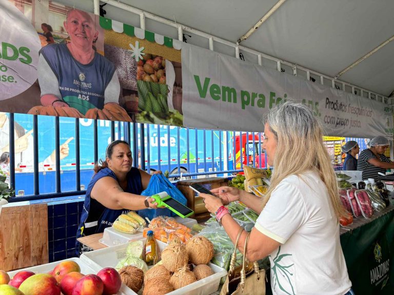 Governo Presente: ADS doa nove toneladas de peixe e promove edição especial da Feira de Produtos Regionais na zona norte