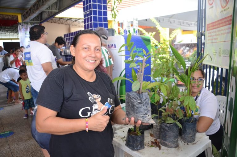 Governo Presente: Ipaam distribui 200 mudas de plantas frutíferas, medicinais e ornamentais