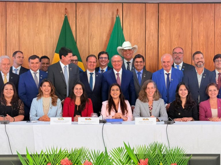 Sedecti participa de reunião no Palácio do Planalto sobre políticas de investimentos e comércio exterior