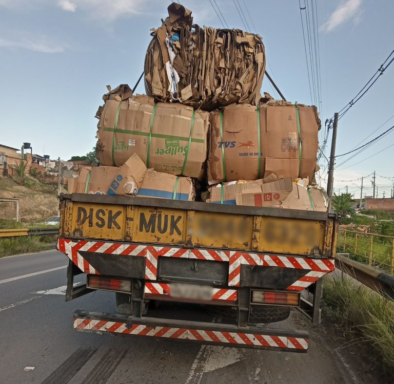 Detran-AM autua mais de 3.280 veículos na operação ‘Carga Pesada’ em 2025