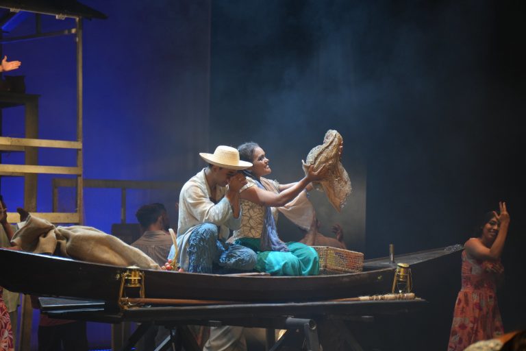 Espetáculo ‘Cristo Ribeirinho’ reforça identidade amazônica na programação natalina do Teatro Amazonas