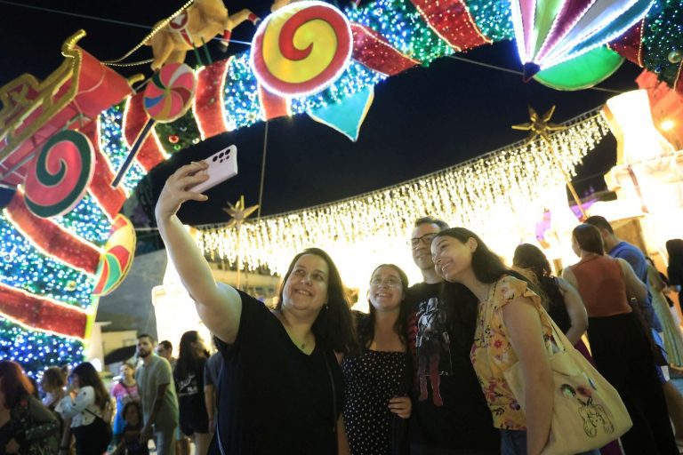 ‘O Mundo Encantado do Natal’ inicia programação no Largo de São Sebastião nesta segunda-feira