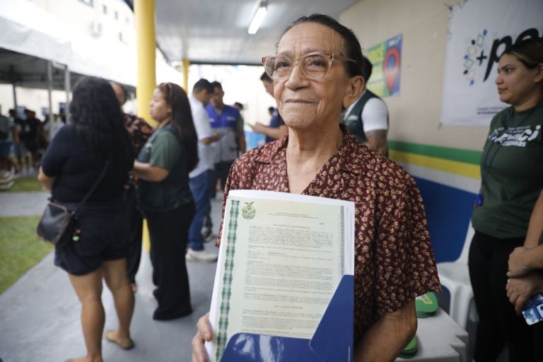 Governo Presente: “Fui atendida rapidamente, está tudo uma maravilha”, relata moradora beneficiada com serviços