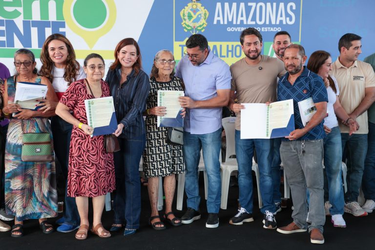 Sect realiza atendimentos e entrega títulos definitivos durante 28ª edição do Governo Presente