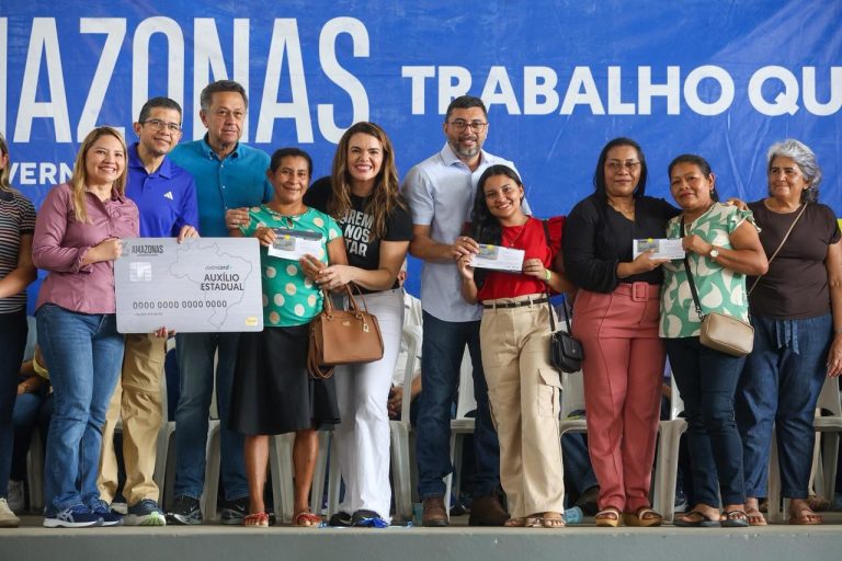 Moradores do Careiro da Várzea celebram investimentos e entregas realizadas pelo governador Wilson Lima no município