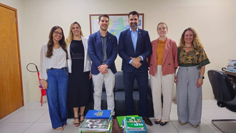 Sema Amazonas recebe reconhecimento da Embaixada da Irlanda por queda no desmatamento e nas queimadas