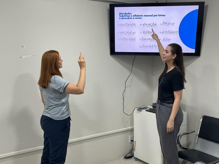Complexo Hospitalar Sul promove oficinas de Libras para fortalecer o acolhimento a pessoas com surdez